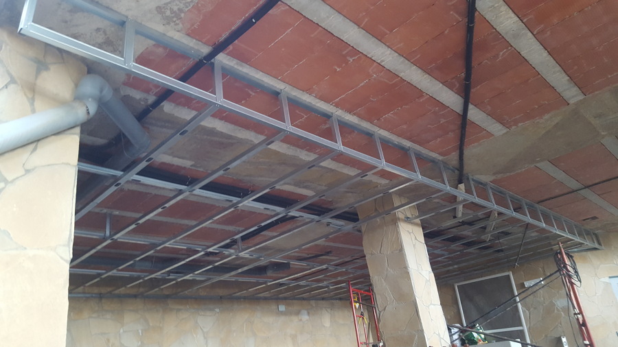 Colocación de techo de madera