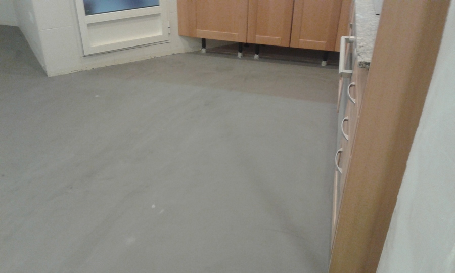 Cuatro mano de microcemento 