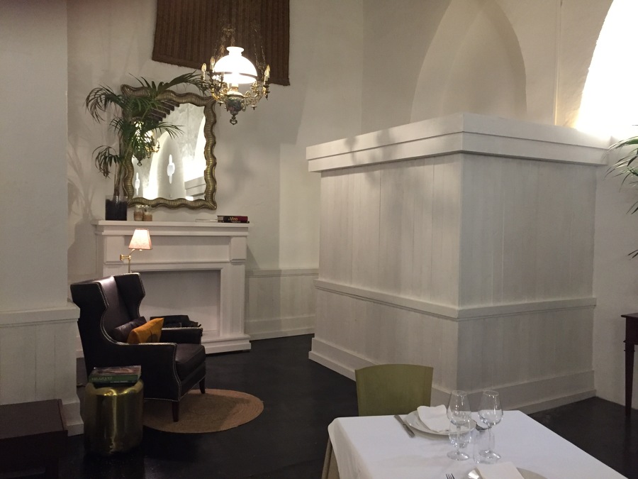 Vestibulo previo baños