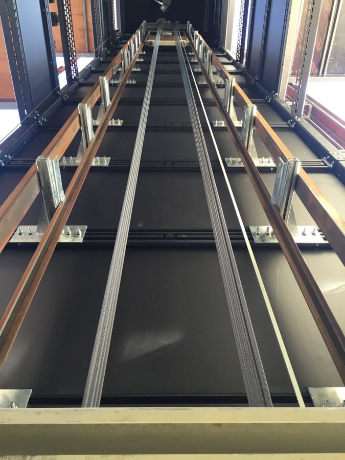 ESTRUCTURA + GUÍAS DE ASCENSOR EN NIZA (FRANCIA)