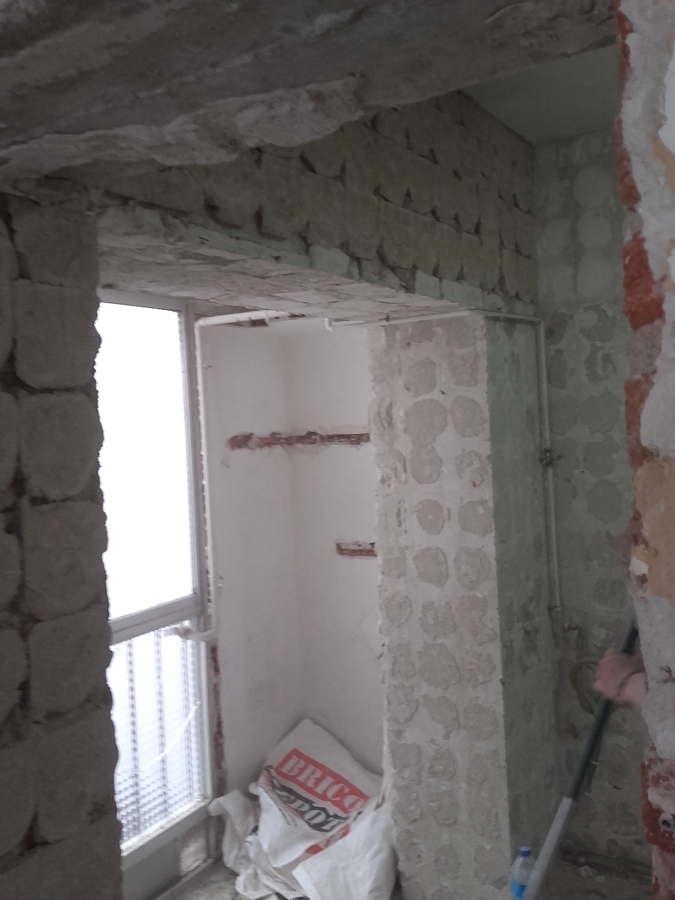 COCINA DESESCOMBRADA