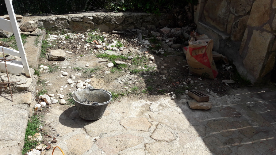 Antes. Solado de piedra