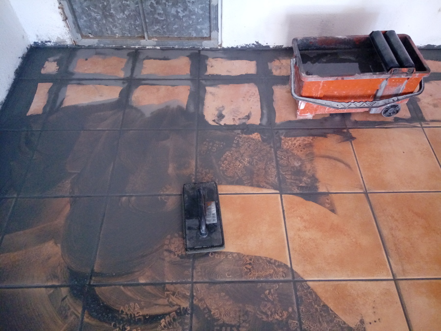 Suelo rustico con junta de color