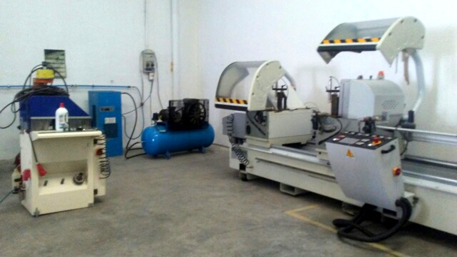 Maquina Cortadora de aluminio de doble cabezal 