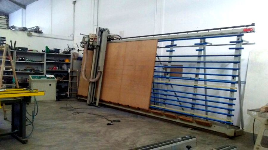 Maquina Tronzadora Mural para Panel Composite