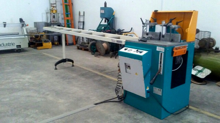 Maquinaria del interior del taller