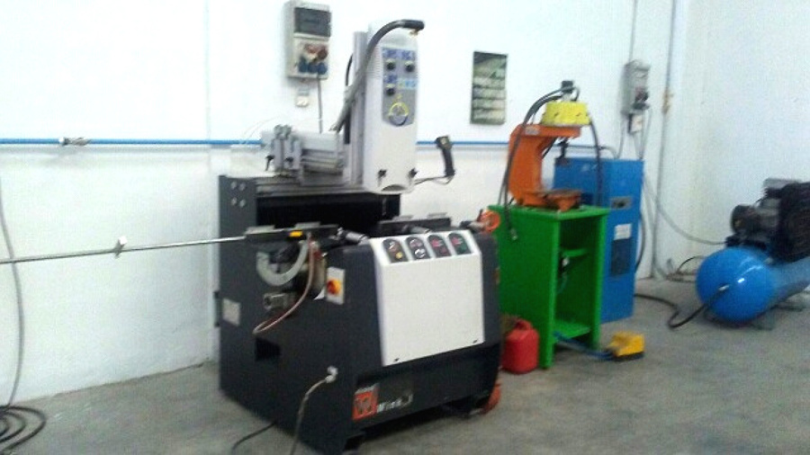 Maquinaria del interior del taller II