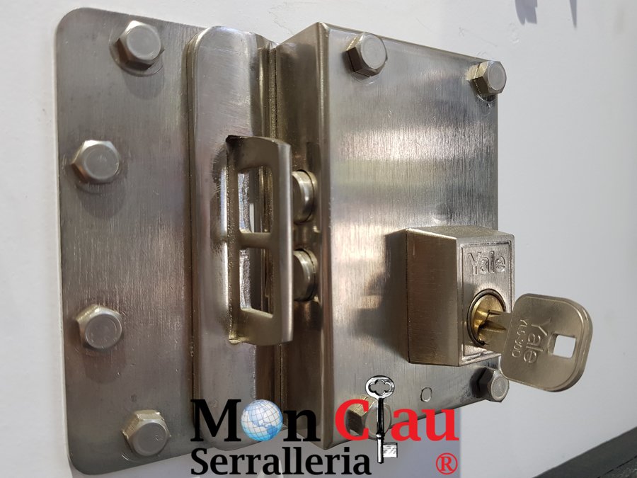 cerrojo de seguridad marca YALE