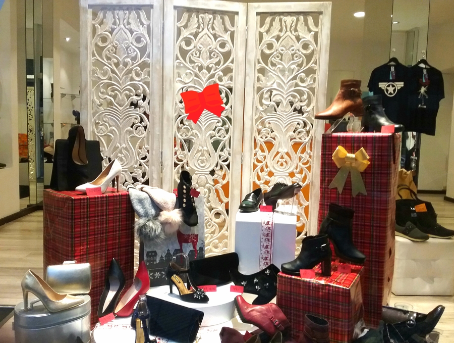 Escaparate de navidad zapateria