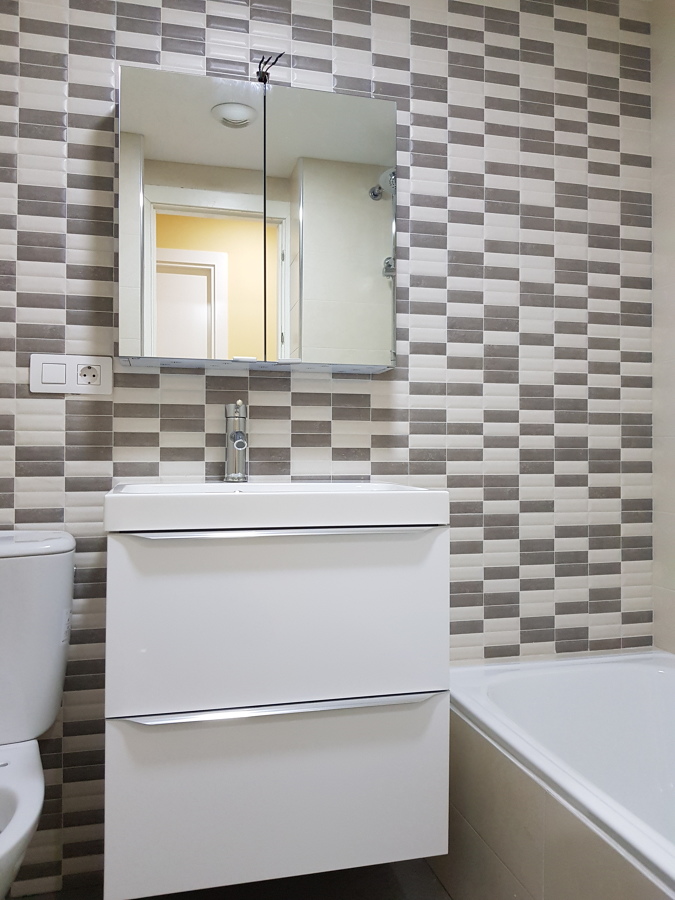 BAÑO DISEÑADO POR DECORA & NBM