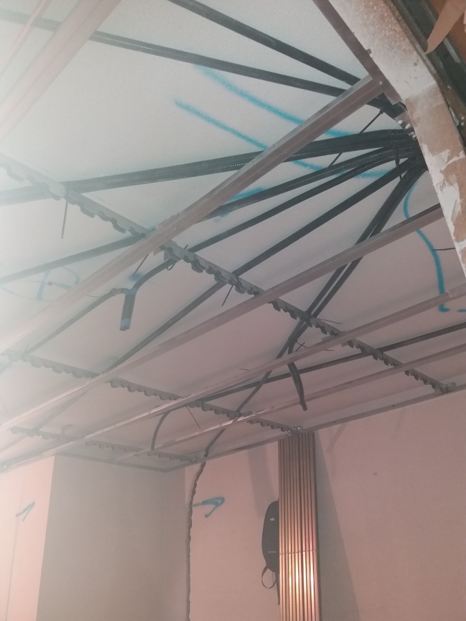 Canalización  en falso techo