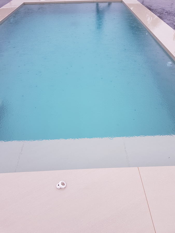 Cervello piscina de gres