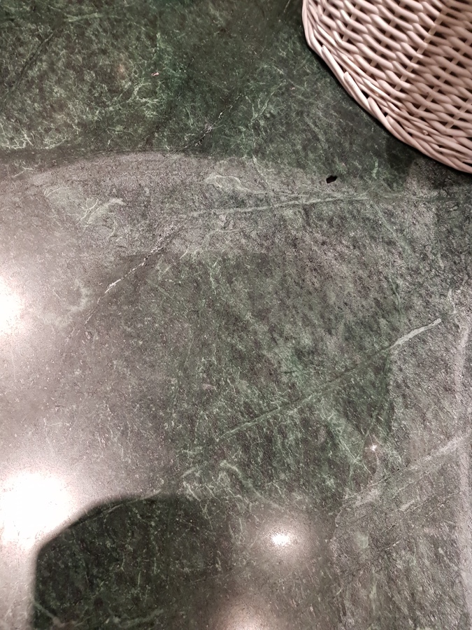 Quemado de marmol por productos que no se deben utilizar nunca bang