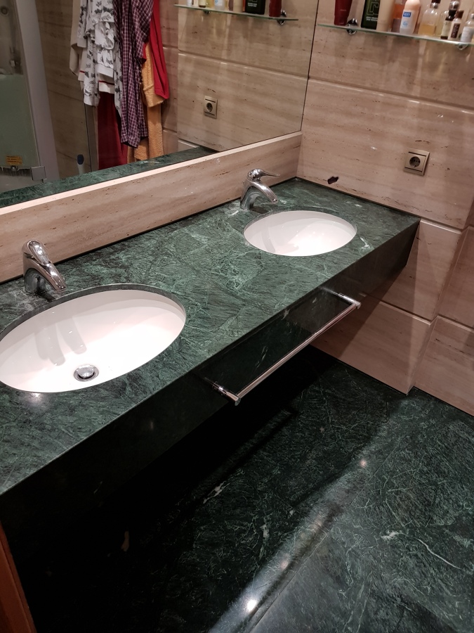 Quemado de marmol por productos que no se deben utilizar nunca bang