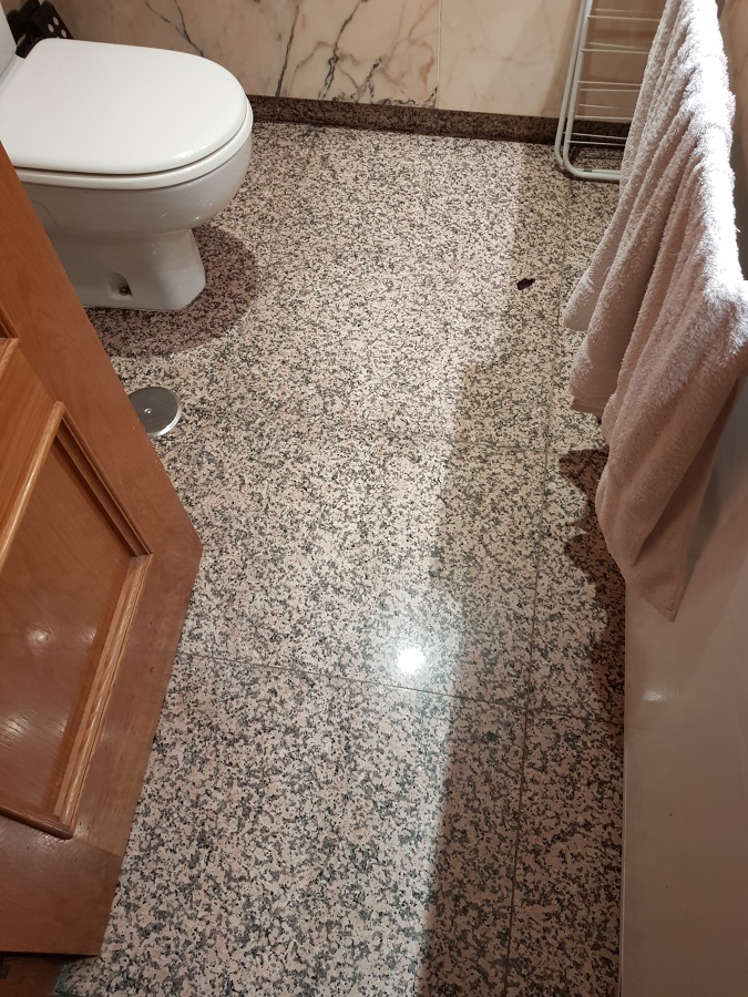 Quemado de marmol por productos que no se deben utilizar nunca bang