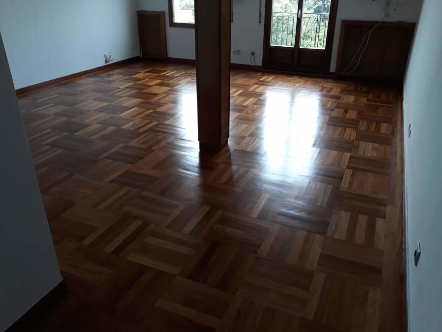 Damero con barniz satinado