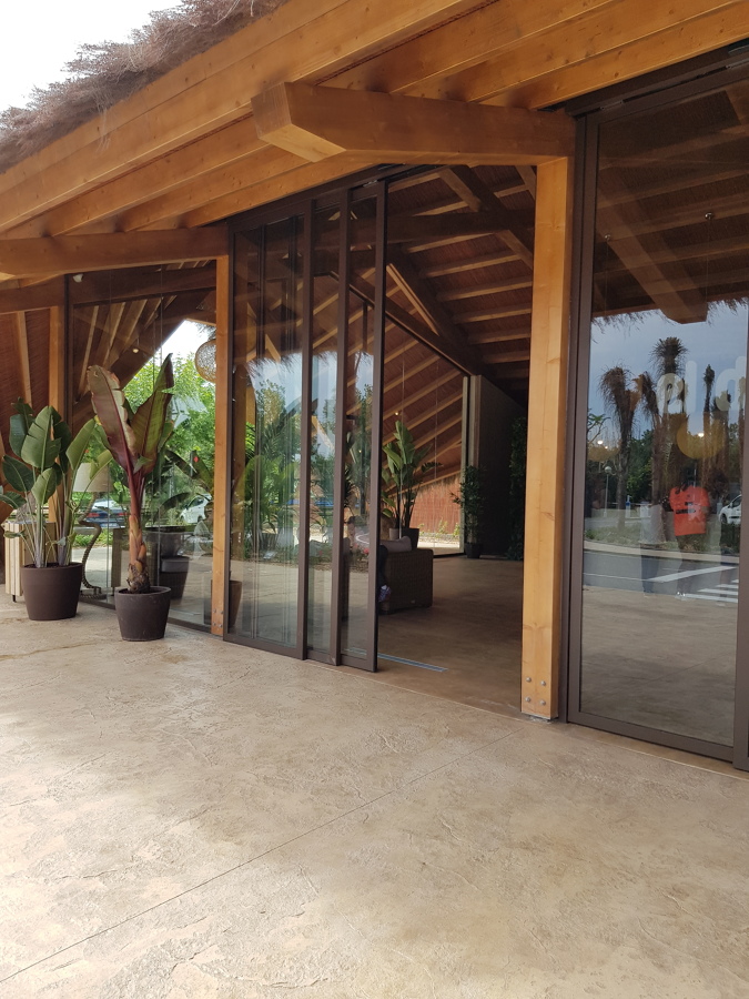 Recepción centro turístico en Torroella de Montgrí