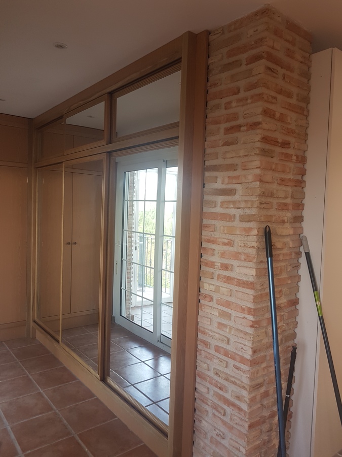 Limpieza armarios con espejo