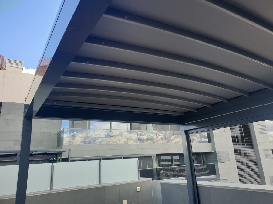 Pérgola modelo ISOLA 2 de KE OUTDOOR DESING