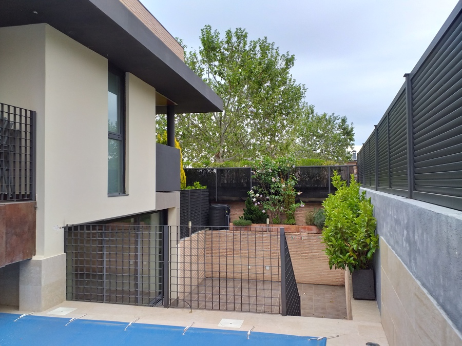 Zona de patio inglés