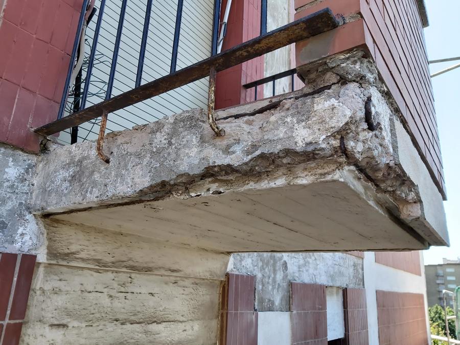 Reforma Comunitària - Lloses de Balcó / Cantells Forjat