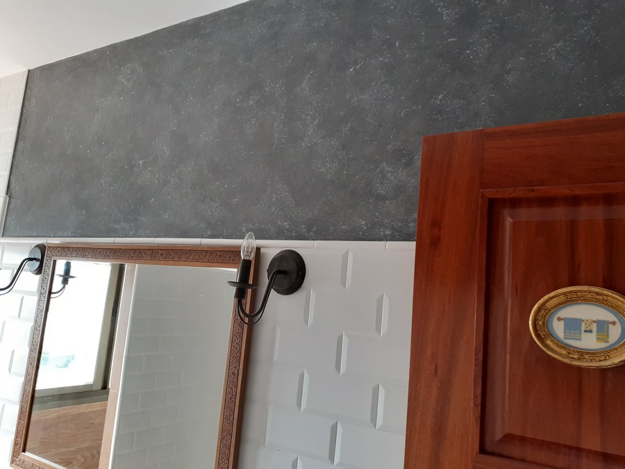 Tierras florentinas en cuarto de baño