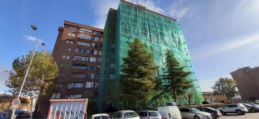 Revestimiento de fachada edificio sistema SATE en Madrid