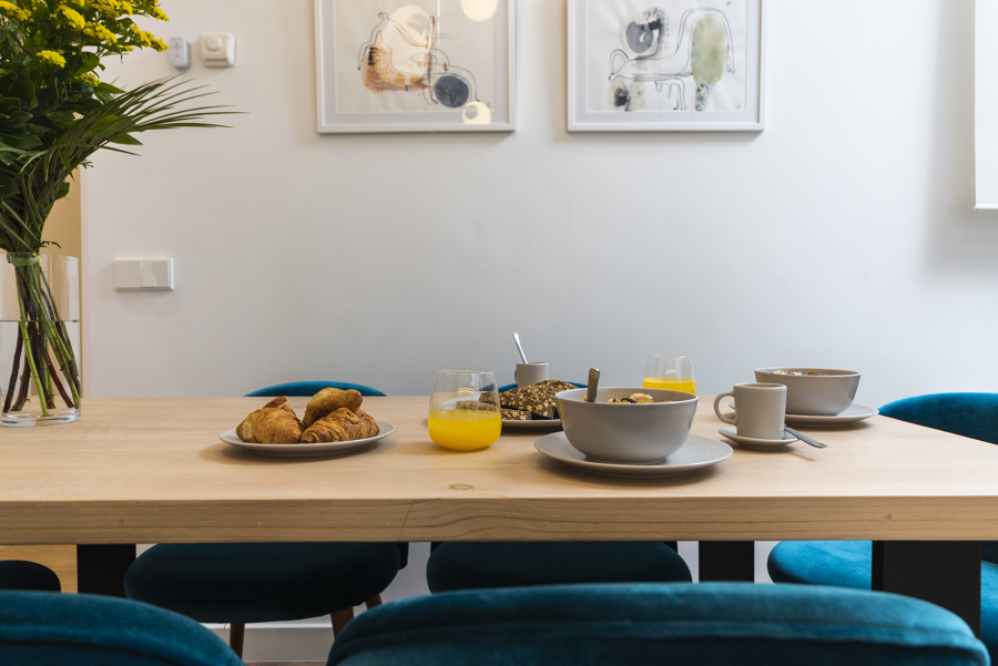 Detalle mesa y decoración