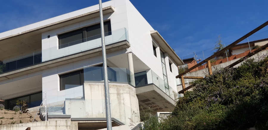 Fachada de obra nueva