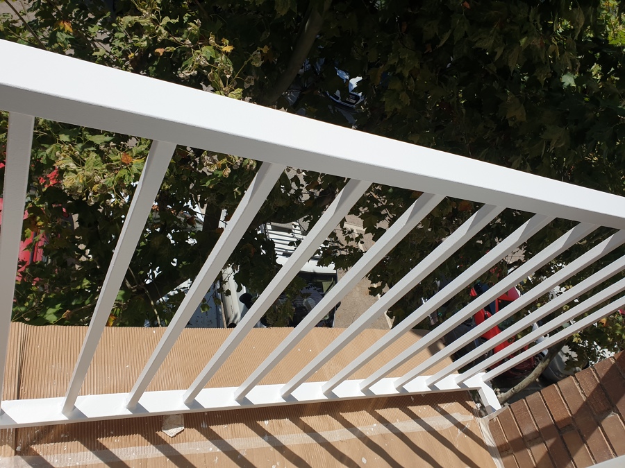 Acabado de pintar barandillas