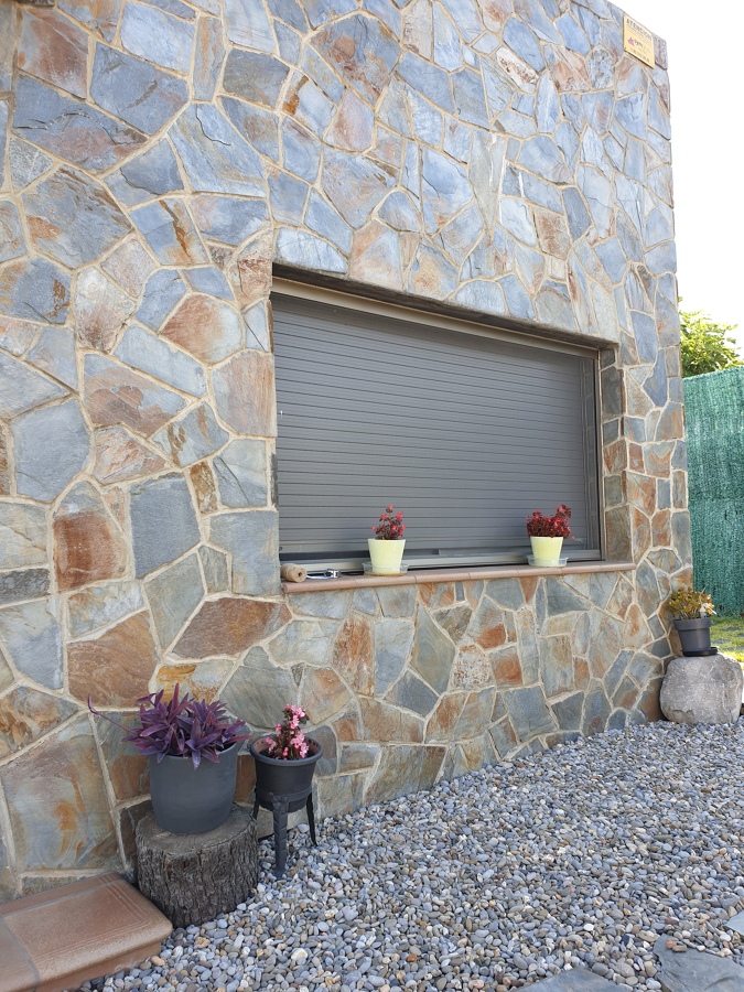 Aplacado de piedra natural