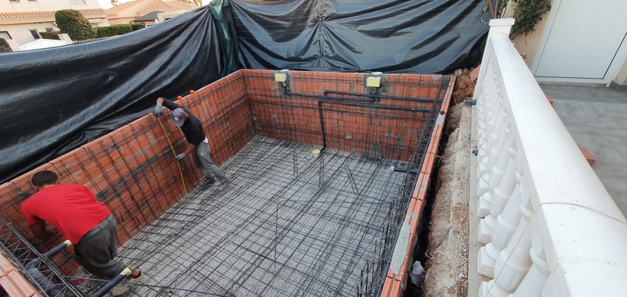 Tabicado,Ferrallafo y fontanería de piscina de 5 x 4