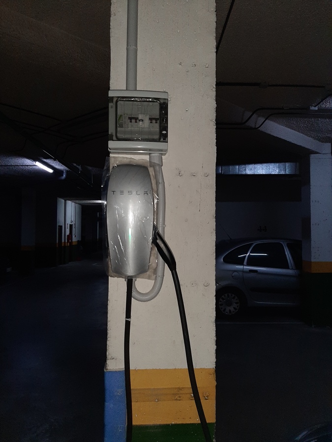 instalación cargador TESLA