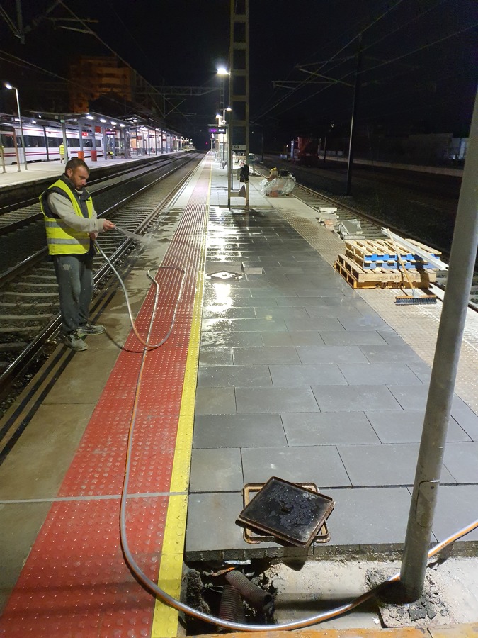 Botonera roja banda amarilla