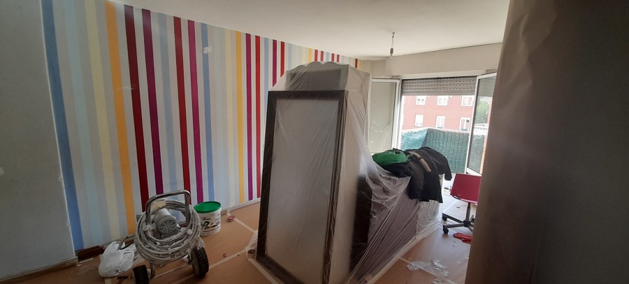 Enpapelado de suelo y protección de muebles con plástico