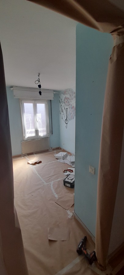 Empapelado de suelo y ventanas