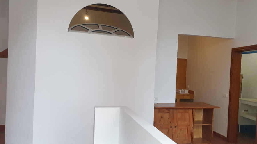 Pintado en blanco  un piso