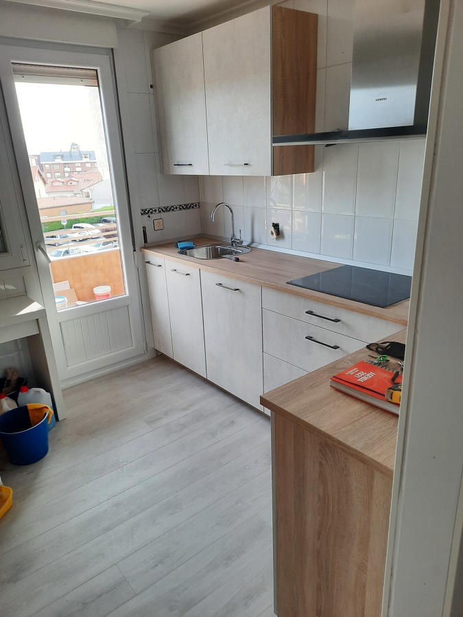 Montaje e instalacion de mobiliario