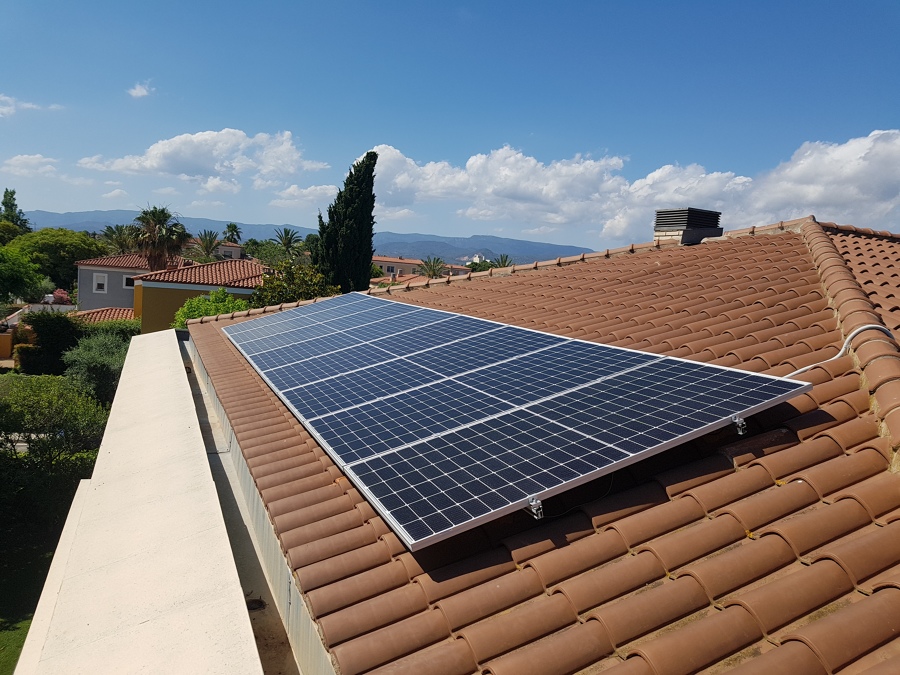 Instalación solar en Golf Aigüesverds