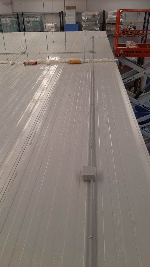 Instalación sobre techo cámara frigorífica