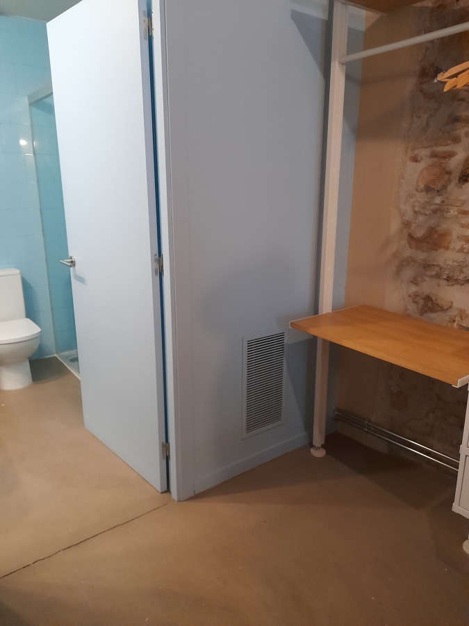 lacado de puerta de baño.