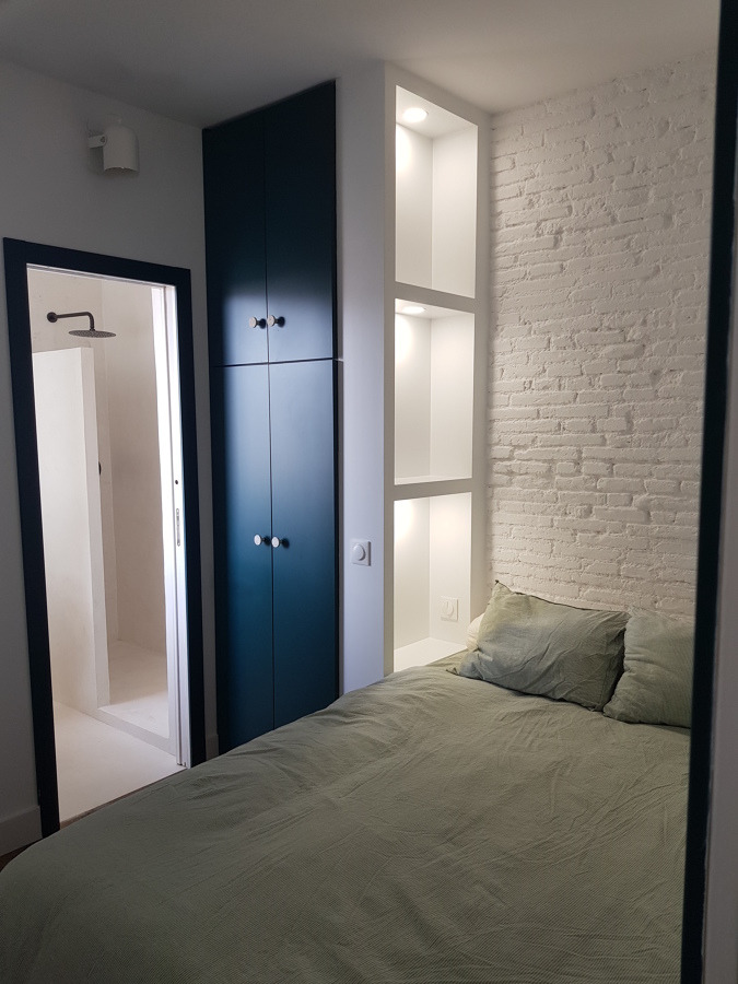 Abr. 22- Puerta casoneto con armario y postizo lateral de diseño