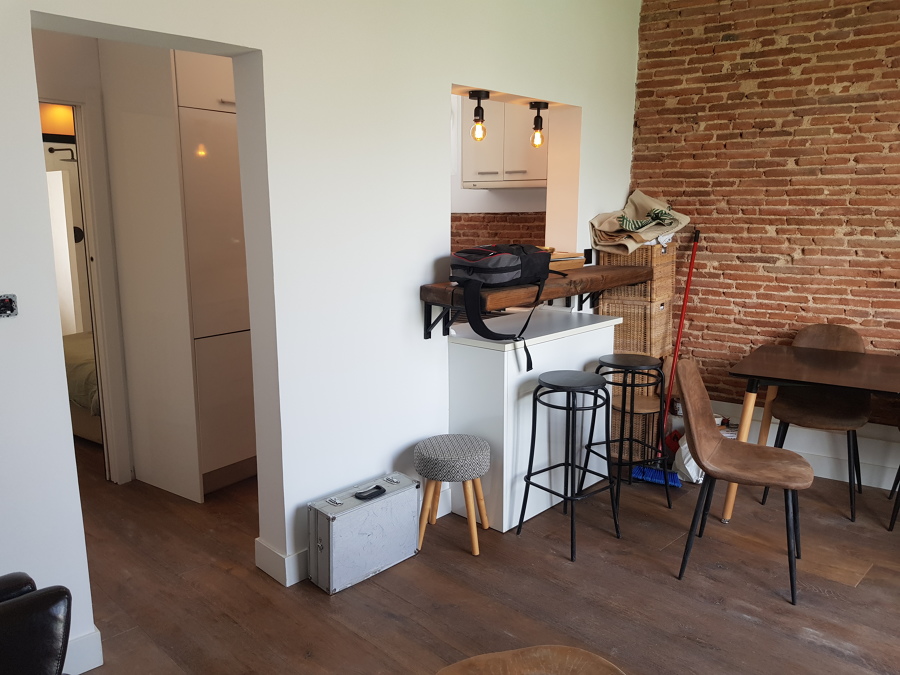 Abr. 22- Pasa platos cocina- salón y tarima de madera maciza