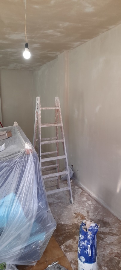 Proceso alisado de gotele