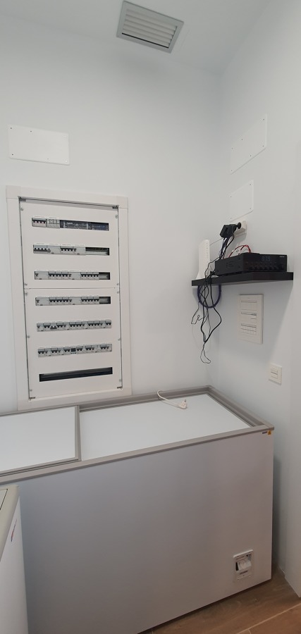 Instalación Cuadro Eléctrico Cafetería en Zizur Mayor Plaza Erreniega