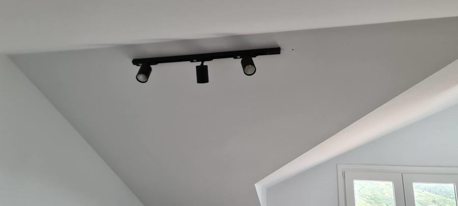 INSTALACION DE CARRIL PARA FOCOS ORIENTABLES