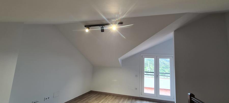 INSTALACION DE CARRIL PARA FOCOS ORIENTABLES