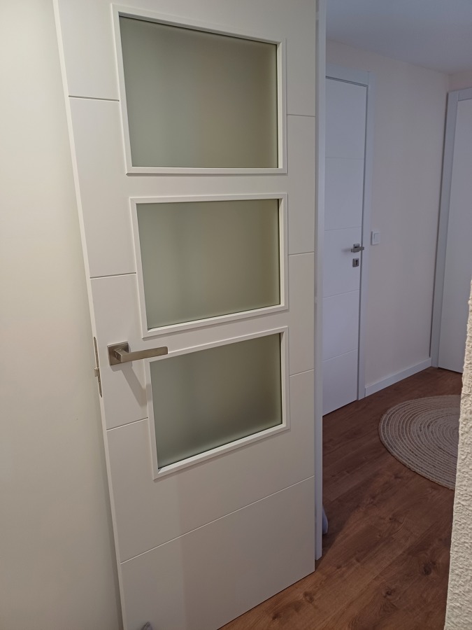 Puetas de paso con cristales horizontales