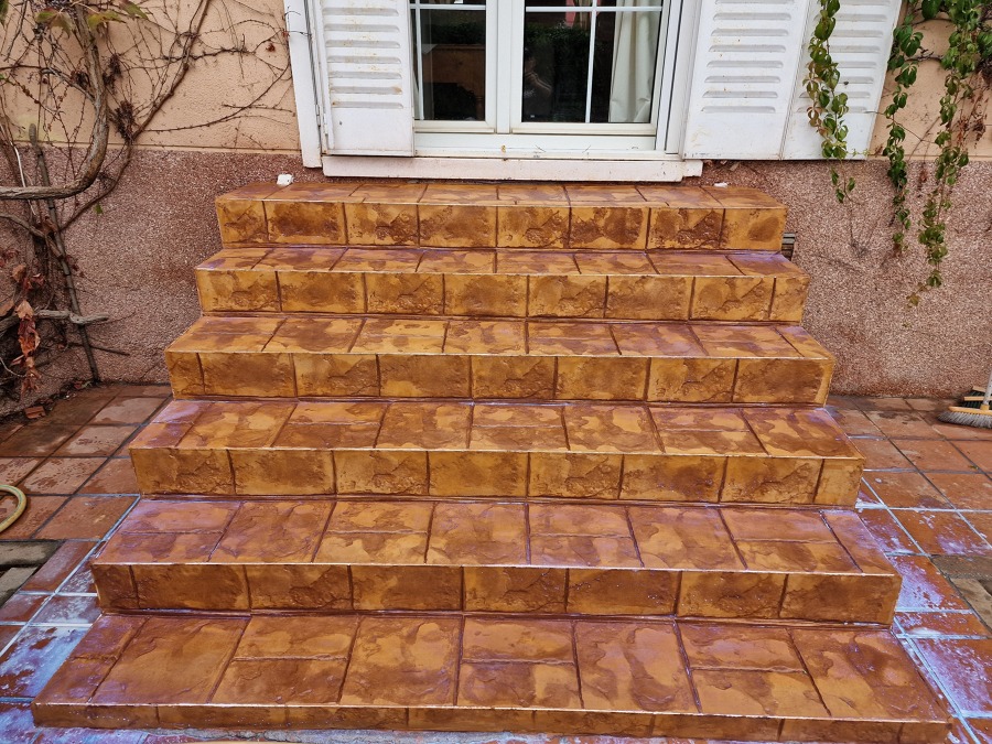 Escalones de hormigon impreso