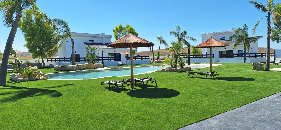 Piscina estilo playa